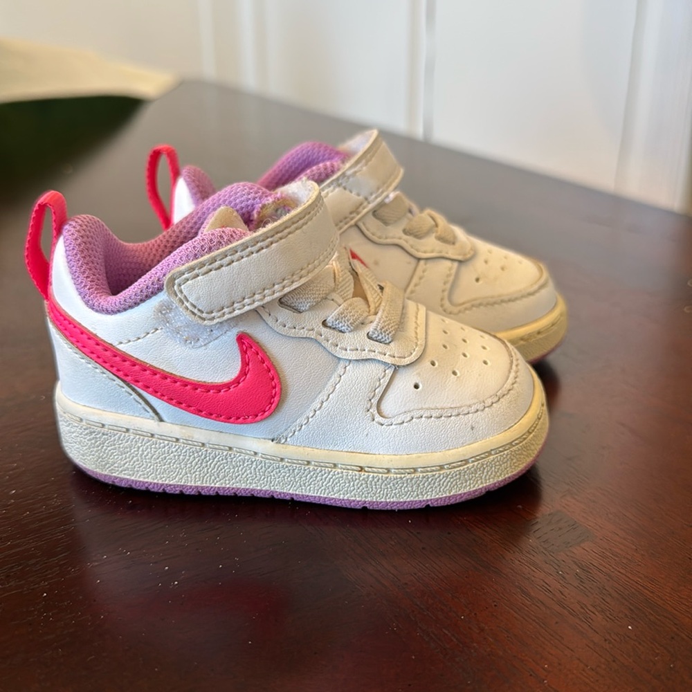 Infant toddler Nike sneakers 4c GUC